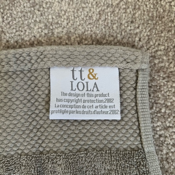 Pre-owned TT & Lola llama bath towel set - Picture 3 of 3